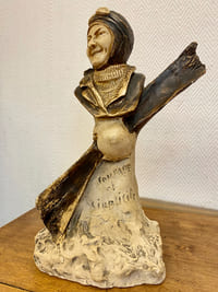 Buste de l’aviatrice Hélène Boucher. 
