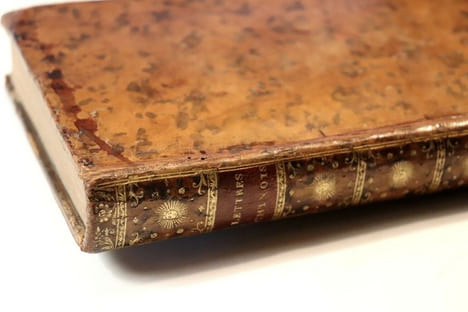 Lettres Chinoises, Indiennes et Tartares. A Monsieur Paw. Par un Bénédictin. Avec plusieurs autres Pièces intéressantes.
Essai contre l'abus du ...