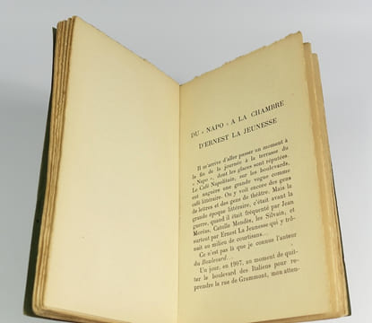 Le flâneur des deux rives. Avec une photographie de l'auteur. . APOLLINAIRE Guillaume