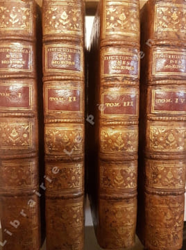 Dictionnaire Universel Historique et Critique des Moeurs, lois, Usages & Coutumes Civiles, Militaires & Politiques; & des Cérémonies & Pratiques ...