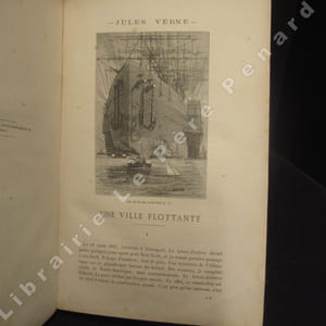 Une ville flottante. Les forceurs de blocus - Aventures de 3 russes et de 3 anglais