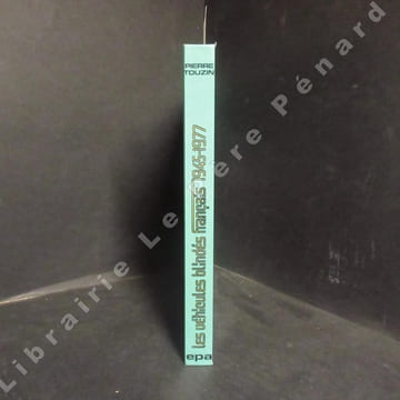 Les véhicules blindés français. 1945 - 1977. TOUZIN, Pierre