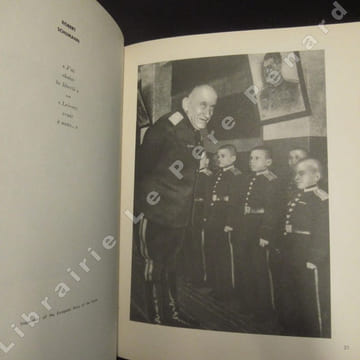 La tête des uns le corps des autres. HAROLD, Jean (Photomontages) - COCTEAU, Jean (Préface) - CLAUDE, Francis (Commentaires)