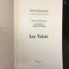 Nouvelle histoire g&eacute;n&eacute;alogique de l'auguste maison de France. Tome III: Les Valois.. VAN KERREBROUCK, Patrick - Avec la collaboration de Christophe ...