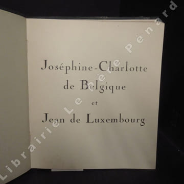 Album édité à l'occasion de mariage de LL. AA. RR la Princesse Joséphine-Charlotte de Belgique et le Grand-Duc Héritier Jean de Luxembourg.. COLLECTIF