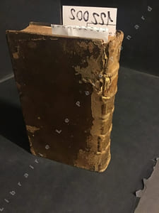 De la digestion et des maladies de l'estomac, suivant le système de la trituration & du broyement, sans l'aide des levains ou de la fermentation, dont on fait voir l'impossibilité en santé & en maladie. Suivi de Quaestio medica, quotlibetariis disputationibus mane discutienda in scholis medicorum. (M.Philippo Hecquet, Doctore Medico, M.DCC.XII)