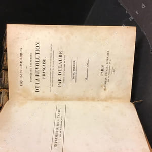 Esquisses historiques des principaux événements de la Révolution française, depuis la Convocation de Etats-généraux jusqu'au rétablissement de la Maison de Bourbon. (5 volumes)