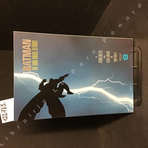 BATMAN: THE DARK KNIGHT Book One. The Dark Knight Returns.