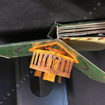 Seven Mysterious Wonders of the World / A pop-up Book. KING, Célia
