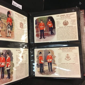 A.B.C. OF THE ARMY. Album de 123 Cartes postales illustrées représentant des régiments anglais ( Life Guards, Dragoon Guards, Horse Guards, Hussars, ...