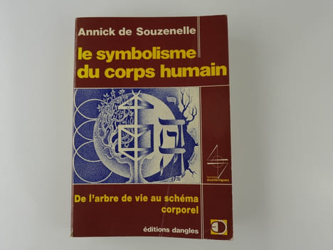 De l'arbre de vie au schéma corporel ou le symbolisme du corps humain.. Annick de Souzenelle