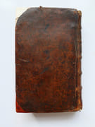 Traité des Bois servans a tous usages, contenant les Ordonnances du Roy,  Touchant les Reglemens des Bois, leurs Proprietez, Nature et Difference; Ce que les Proprietaires doivent observer pour mettre leurs Bois en Valeur, et les Marchands, en l'Achapt et debit qu'ils en font; Les Comptes et Toisez qui se doivent faire dans les Forets, sur les Ports, et dans les Bâtimens, lors qu'ils sont mis en Oeuvres, tant Maisons, Moulins, que Batteaux et Vaissaux de Mer, Les Noms de toutes les Pieces qui servent a leur Construction, faciles a connoitre par les Plans et Profils; enrichis de plusieurs autres figures concernant le Debit et Transport des Bois. Avec la Disposition pour construire les Navires; La Methode de les mettre en Chantier. Et les Proportions qu'il faut observer; La Maniere de reduire les Bois a bâtir, suivant les Uz et Coutume de Paris; Et une Reduction generale de toutes sortes de Longueurs et Grosseurs. Divisé en deux Parties.  par Claude CARON, Géographe et Arpenteur Royal - Image 2