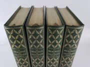 LE MEMORIAL DE SAINTE-HELENE. Propos de l'Empereur recueillis par le Comte Emmanuel de Las Cases. Complété d'extraits des Mémoires de O'Meara et Antommarchi, médecins de l'Empereur à Sainte-Hélène, du Mémorial de La Belle Poule par Monsieur Emmanuel de Las Cases fils et de notices biographiques sur Sir Hudson Lowe, geôlier de Napoléon. e Las Cases. Complété d'extraits des Mémoires de O'Meara et Antommarchi, médecins de l'Empereur à Sainte-Hélène, du Mémorial de  La Belle Poule  par Monsieur par Las Cases, Emmanuel de - Image 2