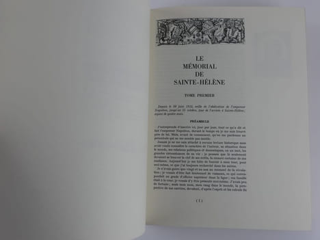 LE MEMORIAL DE SAINTE-HELENE. Propos de l'Empereur recueillis par le Comte Emmanuel de Las Cases. Complété d'extraits des Mémoires de O'Meara et ...