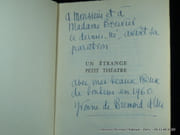 Un étrange petit théâtre. Emouvantes révélations d'une antiquaire. Envoi de l'auteur. par Brémond d'Ars, Yvonne de - Image 2