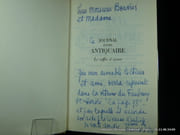 Journal d'une antiquaire. Le coffre à secrets. Envoi de l'auteur. par Brémond d'Ars, Yvonne de - Image 2