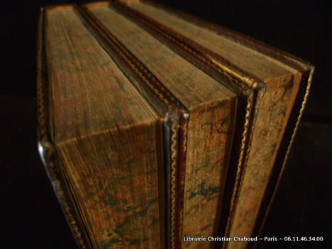 Lettres de quelques juifs portugais, allemands et polonais à M. de Voltaire, avec un petit commentaire, extrait d'un plus grand,à l'usage de ceux qui ...