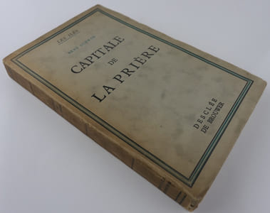 Capitale de la prière. (Lourdes). BEL ENVOI DE L'AUTEUR.  A mon cher Meyerkuy en toute amitié j'offre ce livre où il assistera au triomphe universel de la plus belle des petites juives. René Schwob. 