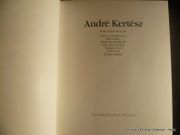 André Kertész. The Manchester Collection. With contributions by Henri-Cartier Bresson, Harold Riley, Mark Haworth-Booth, Lady Marina Vaisey, Weston J. Naef, Colin Ford, Charles Harbutt. "This catalogue printed in the form of a "Festschrift" is dedicated to André Kertesz on the occasion of his 90th birthday. It is a tribute to his life's work as a photographer". par André Kertész - Image 2