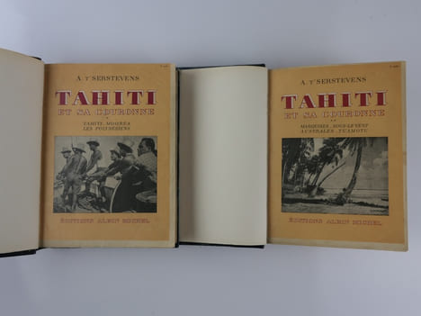 Tahiti et sa Couronne. 1 - Tahiti, Moorea, les Polynésiens 2- Marquises, Sous-le-Vent Australes, Tuamotu.En 2 vols.. T'SERSTEVENS, A.