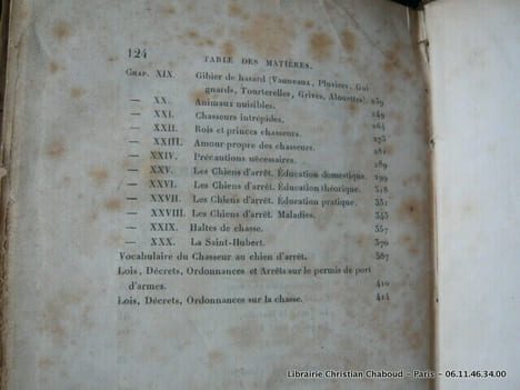 Le Chasseur au chien d'arrêt, contenant les habitudes, les ruses du gibier l'art de le chercher et de le tirer le choix des armes l'éducation des ...