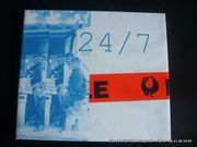 24/7. Livre d'artiste limité à 12 exemplaires réalisé à la main par l'artiste au progit de l'organisation PlaNet-Finance. par Frank Le Petit  - Jacques Attali - Image 1