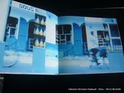 24/7. Livre d'artiste limité à 12 exemplaires réalisé à la main par l'artiste au progit de l'organisation PlaNet-Finance. par Frank Le Petit  - Jacques Attali - Image 2