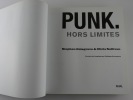 Punk : Hors limites. Stephen Colegrave & Chris Sullivan. Trad. de l'anglais par Philippe Paringaux.