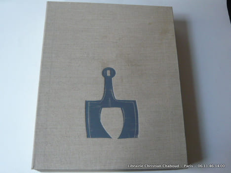 OUVRAGES. 32 lithographies par Peter Klasen, Alain le Foll, Alain le Yaouanc, Raoul Ubac, Jacques Poli, Pierre Skira. Paul VIALAR, Pierre de CALAN, ...