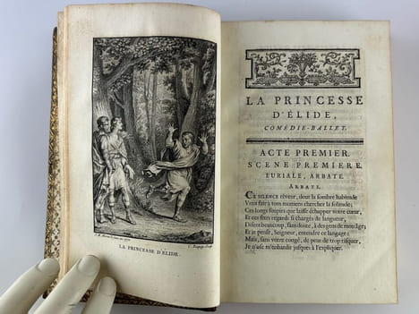 Oeuvres de Molière, avec des remarques grammaticales; des Avertissemens et des Observations sur chaque pièce, par M. Bret. En 6 volumes.. MOLIERE
