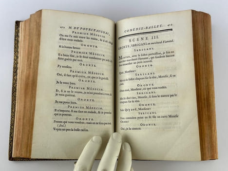 Oeuvres de Molière, avec des remarques grammaticales; des Avertissemens et des Observations sur chaque pièce, par M. Bret. En 6 volumes.. MOLIERE