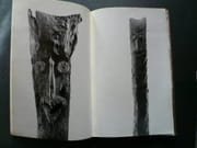 Sculpture Monumentale d'Océanie. Sculpture  monumentale de Nouvelle Guinée et des Nouvelles Hébrides. Catalogue d'exposition Galerie Jeanne Bucher 20 déc. 1961-4 fév. 1962. Joint 5 tirages argentiques de Luc Joubert.  par Textes de Christian Zervos, Pierre Loeb, Tristan Tzara, Marcel Evrard. Photographies de Luc Joubert.  - Image 2