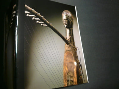 Catalogue Art Tribal. Galerie Alain de Monbrison XX° Biennale des Antiquaires. 15 sept- 1er oct 2000