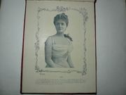 ALBUM REUNISSANT ENVIRON 130 PHOTOS ET DE COURTES NOTICES SUR LES ARTISTES FEMININS :  Julie Bartet, Blanche Pierson, Magnier, Jeanne Bertin, Suzanne Devoyod, Blanche Baretta, Delna, Francine Decroza, Suzanne Reichenberg, Cheirel, Bonheur, Segond-Weber, Duclerc, Fège, MégardMily Meyer, Paulette Filliaux, Jane Marcy, Chassaing-Taride, Marie-Louise Marsy, Emma Eames, Lucienne Bréval, Fougère, Blanche Dufrène, Yahne, Cassive, Tessandier, Emma Calvé, Derville, Hélène Murany, Rose Caron, Louise Brévazl, Avril, Yvette Guilbert, Renée de Presle, Thomsen; Miss Ethel Ross Selwicke, Carrère-Xanrof, Anne Judic, Sorel, Cléo de Mérode, Chabot, Jane Harding, Jeanne Ludwig, Marie Fériel, Jeanne Granier, Jane Demarsy, Otero, Lucy Berthet, Gabrielle Réjane, Jeanne Darlaud, Jane Pierny, Demarsy, Alice Dufrêne, Suzanne Avril Sanderson, Burty, Lucy Gérard, Yahne, Drunzer, Newa Cartoux, Frémaux, Félicia Mallet, Peyral, Suzanne Munte, Réjane, Cerny, Lynnès, Lainé Luguet, Héglon, Nancy Martel, Emilienne d'Alençon, Gabrielle Bazrot, Maria Legault, Andrée Ciriac, Henriette de Mongey, Marcelle Lender, Suzanne Elven, Simone Damaury, Julia DepoixAngèle Héraud, Mathilde Auguez, Alice Dufrène, Soel, Aimée Martial, Melba, Lucy GérardLoellia Froissard, Valérie Colbert, Jane Harding, Marguerite Caron, Suzanne Dalbray, Anna Held, Marie Delna, Rosa Bruck , Héglon, Lavallière, Miss Ethel Ross Selwicke, Raphaelle Sisos, Jane Pierny, Nebbia, Sarah Bernhardt, Marguerite Ugalde, Jeanne Bertiny, Cléo de Mérode, Emma Calvé, Méaly et Emilienne d'Alençon, Marthe Brandès, Eugénie Yahne, La Belle Otéro, Germaine Gallois, Eugénie Buffet, Théo et Saulier, Jeanne Saulier, Gabrielle Réjane-Porel, Valentine Valty, Saint-Cyr, Liane de Pougy, Cécile Sorel, J. Demarsy, Andrée Cyriac, Sybil de Sainderson, Marguerite Nébia, Biana Duhamel, Wanda de Boncza. par PHOTOS DE REUTLINGER ET DE G. CAMUS - Image 7