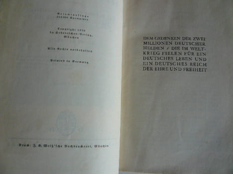 Der Mythus des 20. Jahrhunderts. Eine Wertung der seelisch-geistigen Gestaltenkämpfe unserer Zeit.  Mit Stempel "ALFRED ROSENBERG SPENDE FUR DIE ...