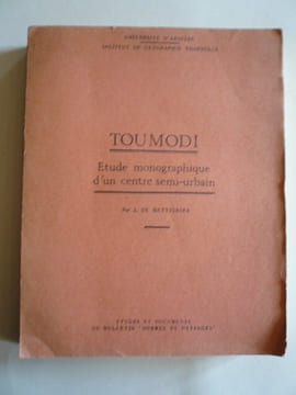 Toumodi. Etude monographique d'un centre semi-urbain. . Joseph de Bettignies