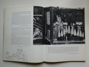 LA CHINE DANS UN MIROIR. ILLUSTRATIONS DE W. BISCHOF - H. CARTIER BRESSON - PIERRE CHADOURNE - DENISE COLOMB - E. DE MONTMOLLIN - PIERRE VERGER ET L AUTEUR. par Claude ROY - Image 3