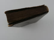 PHARMACOPOEIA BATEANA, Quâ Nongenta. Circiter Pharmaca, pleraque omnia è praxi Georgii Batei Regi Carolo II. Medici Primarii excerpta, ordine alphabetico concisè exhibentur, cum Viribus & Dosibus annexis. Quorum Nonnulla in Laboratorio Publico Pharmacopoeano Lond. fideliter parantur Venalia : Atque in usu sunt hodierno apud Medicos Londinenses. Huic accesserunt Arcana Goddardiana, item Orthotonia Medicorum Observata et Tabula Posologica Dosibus Pharmacorum accomodata. Cum Indice Morborum, Curationum, &c. Curâ J.S. Pharmacopoei Lond. Editio sexta cum Appendice ex Autographo Eximii Authoris desumpta. par BATE George  - Image 10