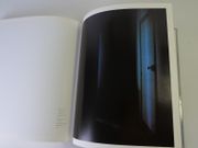 Azur. Fondation Cartier. Catalogue d'exposition. par Collectif. Textes de John Ashbery, Marcel Broodthaers, Manlio Brusatin, Michel Cassé, Paollo Fabbri, Mickael Jakob, Jacqueline Lichtenstein, Agnès Minazzoli, Angelika Overath, Michel Pastoureau, Denys Riout, Gilles A. Tiberghien, Paul Virilio, Allen S. Weiss. - Image 4