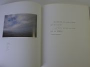 Azur. Fondation Cartier. Catalogue d'exposition. par Collectif. Textes de John Ashbery, Marcel Broodthaers, Manlio Brusatin, Michel Cassé, Paollo Fabbri, Mickael Jakob, Jacqueline Lichtenstein, Agnès Minazzoli, Angelika Overath, Michel Pastoureau, Denys Riout, Gilles A. Tiberghien, Paul Virilio, Allen S. Weiss. - Image 7