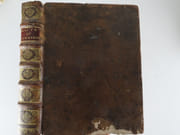 Traité général du Commerce, plus ample et plus exact que ceux qui ont paru jusques à present : fait sur les Memoires de divers Auteurs tant anciens que modernes : contenant les Reductions de Mesures, Poids, & Monnoies de la Hollande ou d'Amsterdam, Reduites aux Mesures, Poids, & Monnoies des principales Places de l'Europe; comme aussi pour les Excomptes ou Rabais, avec diverses Tables à ce sujet : Pour la Banque, le Change, le Rechange, les Formes, Termes & diligences des Lettres & Billets de Change, & des Lettres de Credit: Pour les Monnoies Réelles & de Change, des Prix courans des Places, pour savoir en quelles Monnoies y sont tenues les Ecritures, le moyen de faire les Changes & les Reductions pour les Traites & les Remises, pour calcuer les Changes & les ajuster, pour en connoître les profits & les pertes, & de l'égalité des Monnoies & des prix des Changes.  Troisième édition. Revuë, corrigée & augmentée. Ouvrage très utile aux Banquiers, Negocians, Voyageurs, & sur tout à la Jeunesse qui desire d'apprendre le Commerce & le Negoce de Change.  par Samuel Ricard - Image 1