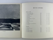 Réunion de 10 catalogues autour de Sergio de Castro. 1) S. de Castro, Natures mortes 1958-1965. Envoi autographe signé. Galerie des Ambassades / Galerie Calarte, 1988, np. 2) S. de Castro. Peintures de 1956 à 1966, Musée des Beaux-Arts de Caen, 22 nov. 1975 - 4 janvier 1976. 3) S. de Castro, Editions Universitaires Fribourg / Suisse 1966. Cat. d'exposition du 23 juillet au 25 sept. 1966, 69p. 4) S. de Castro - Oslo Kunstforening 1970. Cat. en norvégien.  5) S.de Castro, Les Ateliers 1958-1969, Galerie des Ambassades (avec carton d'invitation). 1989, 49p. 6) Galerie Jacob. Ceci regarde la peinture, texte de Guy Weelen. 4 octobre 1974. 14 reproductions NB. Amical envoi autographe signé à Jean-dominique Rey. Joint une carte posytale "Auf den Zykladen".7) S. de Castro. Werke des Jahres 1965-1975. Gemälde. Gouachen - Handzeichnungen. Ausstellung Kunsthalle Bremen, 25 Mai bis 29. Juli 1975. Envoi de l'artiste. 83p. Texte en all. 8) S. de Castro, Peintures, Galerie Jacob, Octobre-Novembre 1974. Envoi, très graphique, de S. de Castro. 9). 1er Festival d'Art Sacré Contemporain de Bayeux. S. de Castro, Sujets Religieux 1948-1978. Exposition du 6 juillet - 5 septembre 1988. 10) S. de Castro, Années 1987 à 1997. Elf Atochel, Paris La Défense, 1997, 35p. Avec carton d'invitation.  par Sergio de Castro.  - Image 11