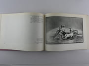 La Tauromaquia. 33 eaux-fortes du tirage original suivies de 11 planches inédites, avec 15 épreuves d'état, 42 esquisses préparatoires et 7 dessins et gravures divers. par Francisco Goya y Lucientes. Introduction, étude et présentation par Enrique Lafuente Ferrari. Trad. de Mathilde Pomès - Image 3