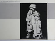 Oswiecim malarstwo rzezba grafika. 64 reproductions d'oeuvres peintes et sculptées sur Auschwitz. par Redactor : Jerzy Domanski. Redaktor techn. Leszek Jesionkowski. - Image 7