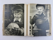 (RUSSIE)            ,      ! Hello Friend ! Bonjour, Amis ! Willkommen, Freund !  Paix - Amitié. 6e Festival Mondial de la Jeunesse et des Etudiants, du 28 juillet au 11 août 1957. Livre de propagande pour la jeunesse soviétique. par Collectif. Photographies de Igor Dolgopolov. - Image 8