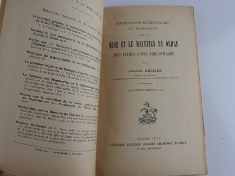 Instruction élémentaires et techniques pour la mise et le maintien en ordre des livres d'une bibliothèque. 4e éd. revue.. DELISLE Léopold