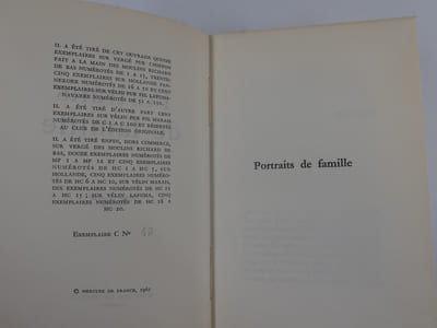 Portraits de famille. Un des 100 exemplaires sur vélin pur fil réservés au club de l'édition originale.