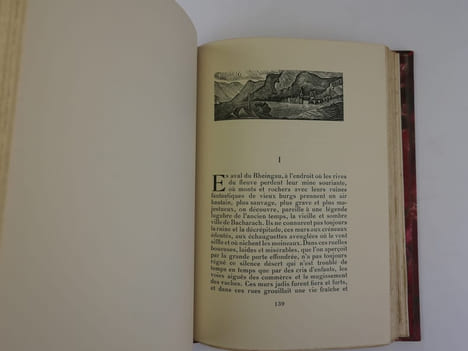 LES DIEUX EN EXIL. Traduction de A. Coeuroy. Bois par D. Galanis.. Henri HEINE