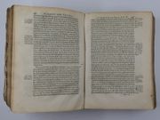 Commentaire sur les coustumes de la prevosté et Vicomte de Paris. Divisé en trois Livres, et traduict en nostre vulgaire sur la dernière impression de l'an 1603. Avec le Texte desdistes Coustumes, & une Table alphabetique des choses plus remarquables y contenuës.  par Composé en latin par Rene Choppin I.C. Angeuin, ancien & celebre Aduocat de la Cour de Parlement.  - Image 7