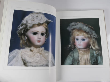 Hoshi Bldg. Portrait of Antique Dolls / Poupées anciennes. Kazuya Nitta